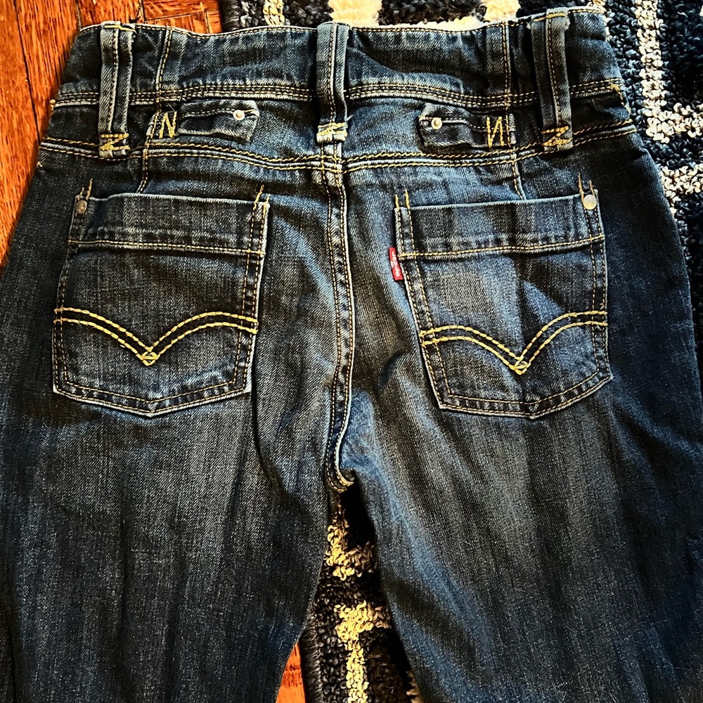 Levi’s - Picture 3 of 4